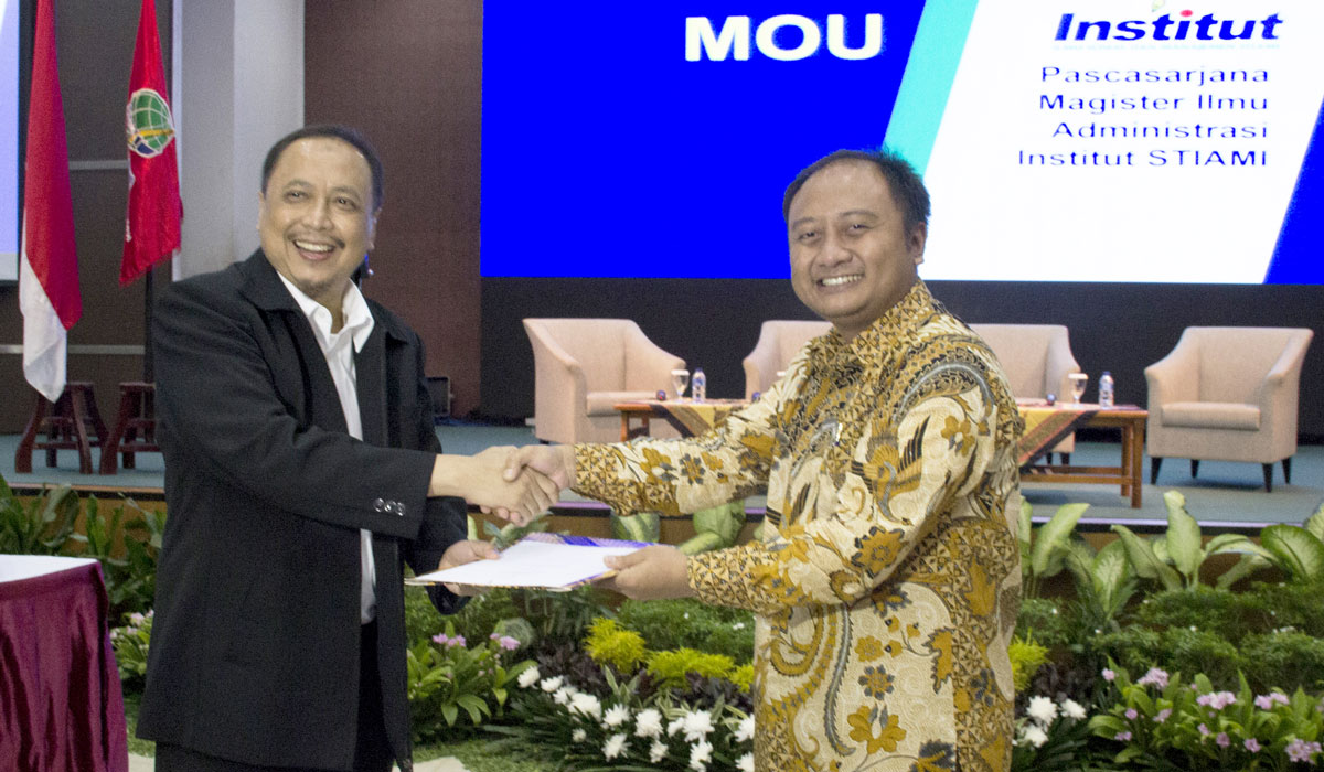 MoU between Institut Sekolah Tinggi Ilmu Administrasi Mandala Indonesia (STIAMI) and DDTC