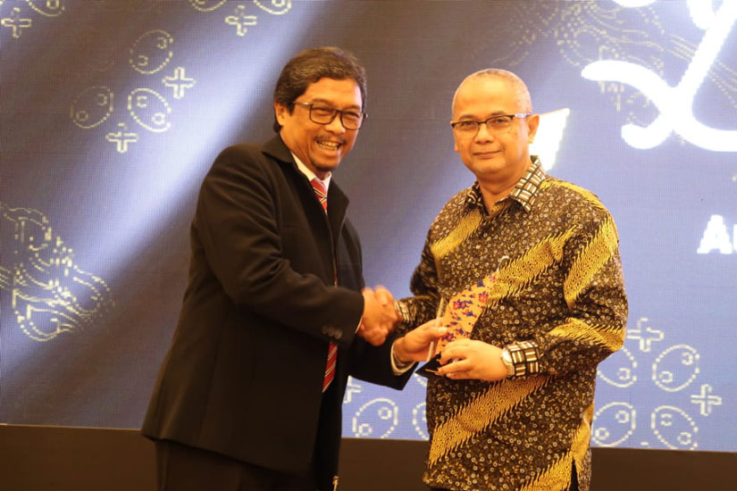 Darussalam - Pemberian penghargaan oleh Direktorat Jenderal Pajak terkait program Inklusi Pajak