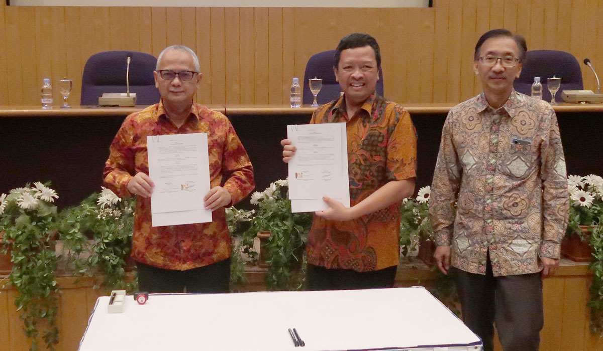 MoU between Sekolah Tinggi Ilmu Ekonomi Yayasan Keluarga Pahlawan Negara (STIE YKPN) and DDTC